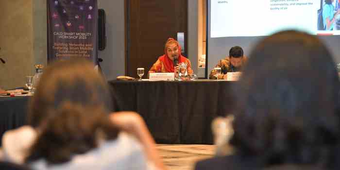 PAPARKAN SMART CITY: Wali Kota Semarang Hevearita Gunaryanti Rahayu saat memaparkan Smart Mobility dalam acara Council of Asian Liberals and Democrats forum di Ascott Hotel Sudirman Jakarta, (14/7)