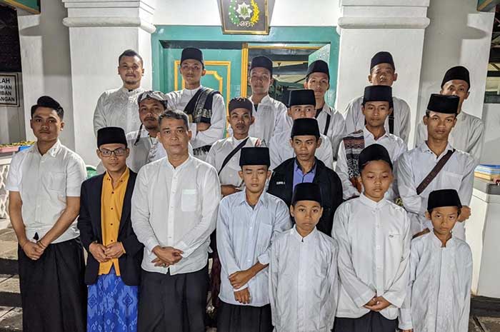 Kegiatan Khataman Al-Quran di Astana Mangadeg, Karanganyar, Solo