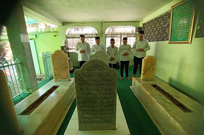 Makam Anis Bin Alwi Al Habsyi, Solo
