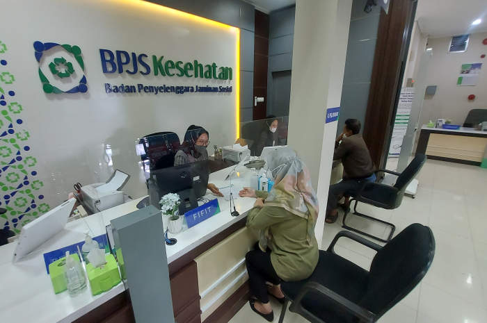 Suasana pelayanan di kantor BPJS Kesehatan Cabang Magelang.