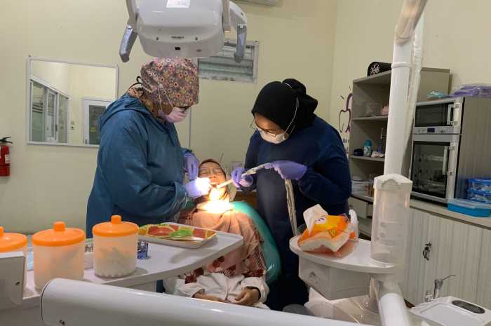 Pelayanan pengobatan gigi di Klinik dokter gigi drg Nunung Setyowati yang berada di Jalan Taman Pahlawan No.36, Kutowinangun Kidul, Kecamatan Tingkir, Kota Salatiga.