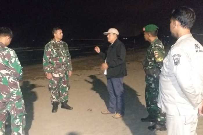 BPBD Kabupaten Batang saat memantau daerah pantai Sigandu setelah gempa terjadi&nbsp;