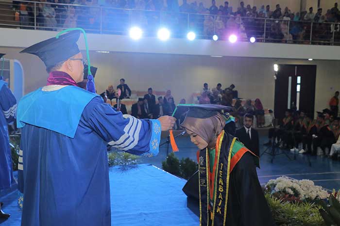 Rektor UIN Salatiga Prof Zakiyuddin Baidhawy menggelar Sidang Senat Terbuka Dies Natalis ke-53 dan Wisuda ke-3.