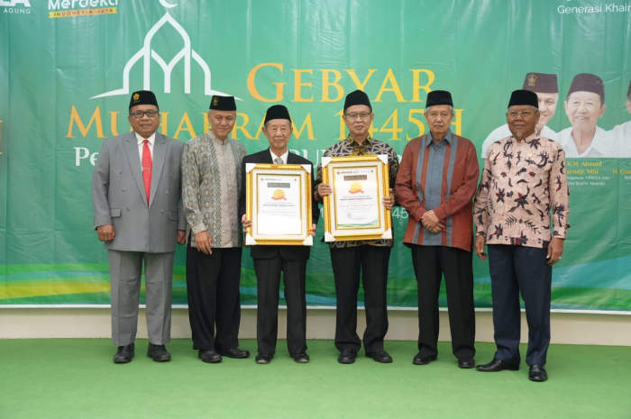 Suasana Kyai Darodji dan Prof Abdul Djamil Dianugerahi Budai Award Oleh Unissula, Selasa (1/8).