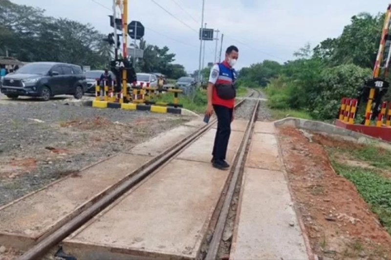 Pelintasan KA sebidang