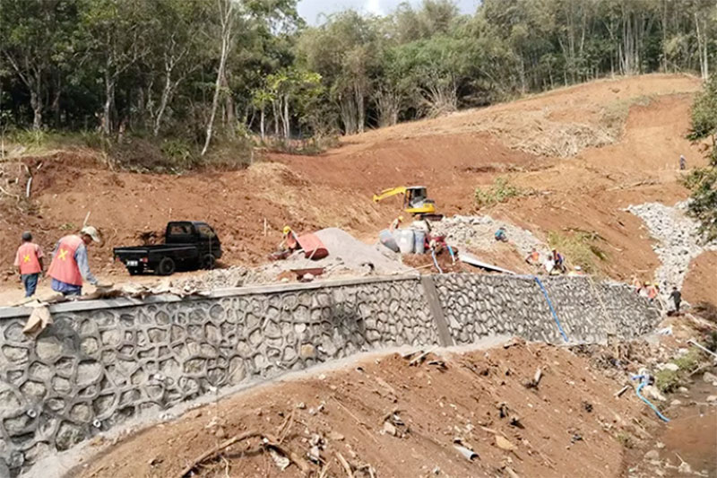 PROGRES: suasana proyek pembangunan mini zoo pada Jumat (4/8/23)