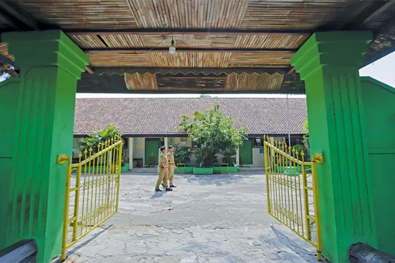 PENGGABUNGAN: SDN Tumenggungan Surakarta yang di-regrouping dengan SDN lainnya di tahun ajaran baru ini.