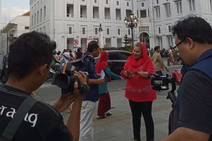 Wali Kota Semarang Hevearita Gunaryanti Rahayu saat menjalani proses shooting program Jawa Pos TV dengan presenter Baehaqi.