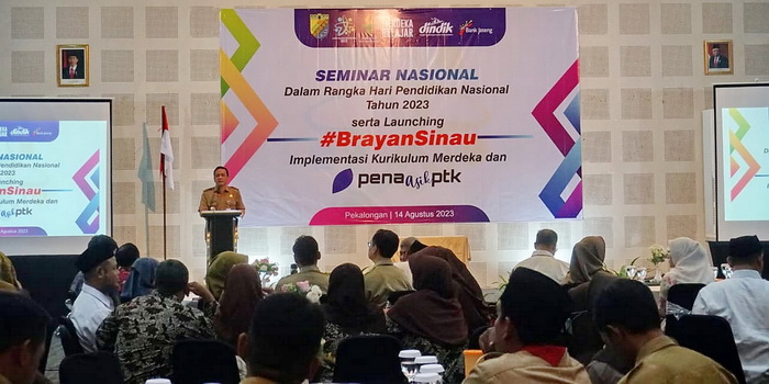 AJAK TERUS BELAJAR : Wali Kota Pekalongan HA Afzan Arslan Djunaid saat meluncurkan Gerakan #BrayanSinau IKM Senin (14/8/2023).