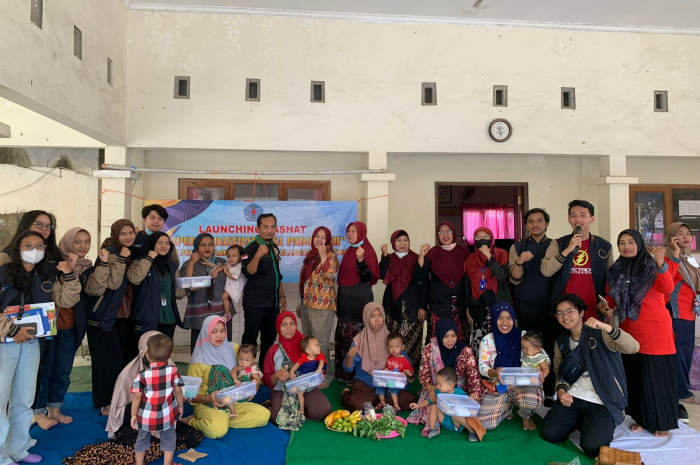 Kegiatan KKN Undip Tim II berantas stunting dan pemanfaatan pekarangan untuk hidroponik.