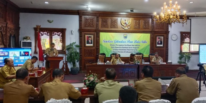 LAYANAN KESEHATAN : Suasana sosialisasi peran lintas sektoral percepatan PBI JKN di Aula Bupati Batang Senin (14/8/2023).