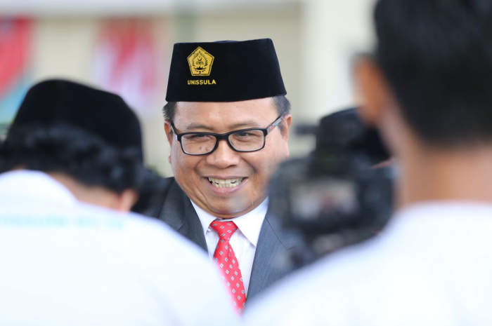 Rektor Unissula, Prof Gunarto saat diwawancarai setelah Upacara HUT Kemerdekaan, Kamis (17/8)