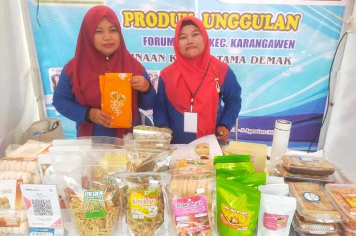 Stan UMKM Kecamatan Karangawen turut berpartisipasi di pameran Demak Expo.
