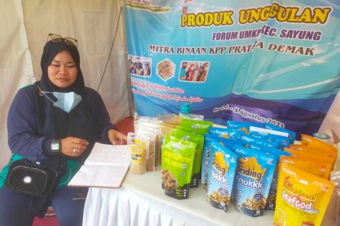 Stan UMKM Kecamatan Sayung berpatisipasi dalam pemaran Demak Expo.