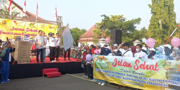 SEMARAK : Suasana kemeriahan acara puncak peringatan HUT ke-18 RSUD Kajen di Jalan Pendopo Kantor Bupati Pekalongan Minggu (20/8/2023).
