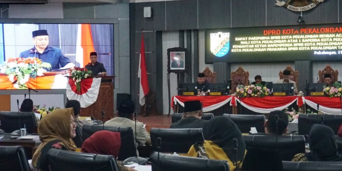 SIDANG PARIPURNA : Wali Kota Pekalongan HA Afzan Arslan Djunaid rapat paripurna dengan Acara Pengantar Wali Kota Atas Perubahan APBD Kota Pekalongan Tahun 2023 pada Sabtu (19/8/2023).