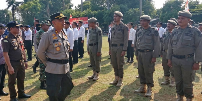 GELAR PASUKAN : Polres Pekalongan Kota saat menggelar Apel Gelar Pasukan dalam rangka Pengamanan Rangkaian Kegiatan Muktamar Sufi, di Lapangan Mataram Kota Pekalongan Jumat (25/8/2023).