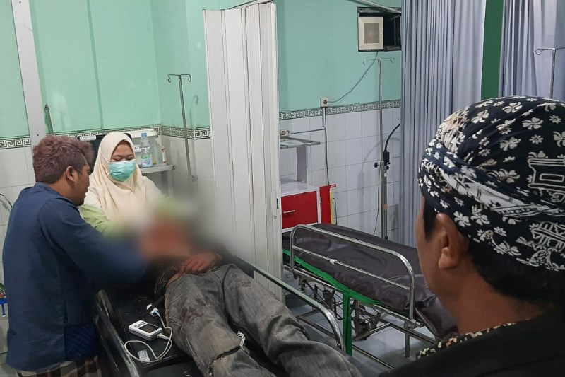 TAK TERSELAMATKAN : Korban berinisial AK saat menjalani perawatan di RS PKU Muhammadiyah Boyolali. (Maria Novena/Jawa Pos Radar Semarang)