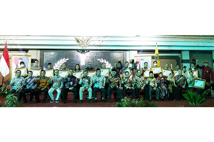 Jawa Pos Radar Semarang memberikan apresiasi setinggi-tingginya kepada tokoh maupun lembaga yang memberikan inspirasi bagi masyarakat pada 2022 silam.