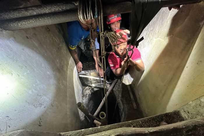 Proses evakuasi korban tercebur ke dalam sumur setinggi 13 meter di Desa Tegalsari, Kedu, Kabupaten Temanggung.