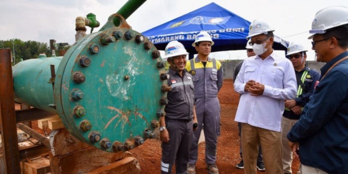 PASTIKAN SESUIA TARGET : Menteri ESDM Arifin Tasrif memastikan Pembangunan Pipa Cisem tahap I sesuai rencana di Proyek Pembangunan Pipa Transmisi Cisem ruas Semarang-Batang di Batang (7/6/2023).