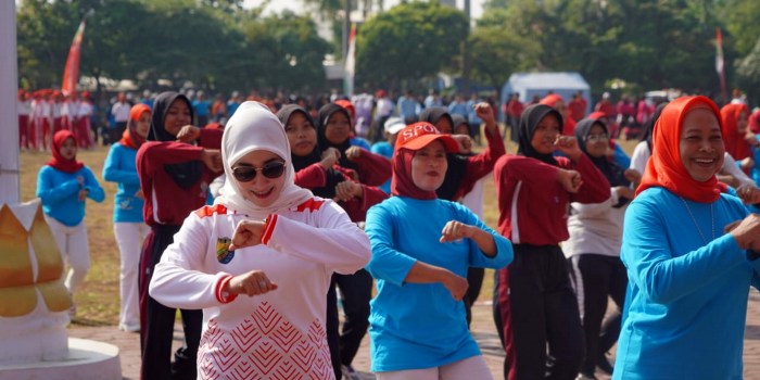SENAM : Komunitas senam lenden Kota Pekalongan turut memperingati Haornas di Lapangan Mataram Sabtu (9/9/2023).