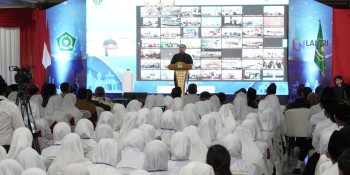 ORIENTASI PPPK : Menag RI Yaqut Cholil Qoumas saat membuka orientasi bagi PPPK di Balai Diklat Keagamaan Surabaya Rabu (13/9/2023).