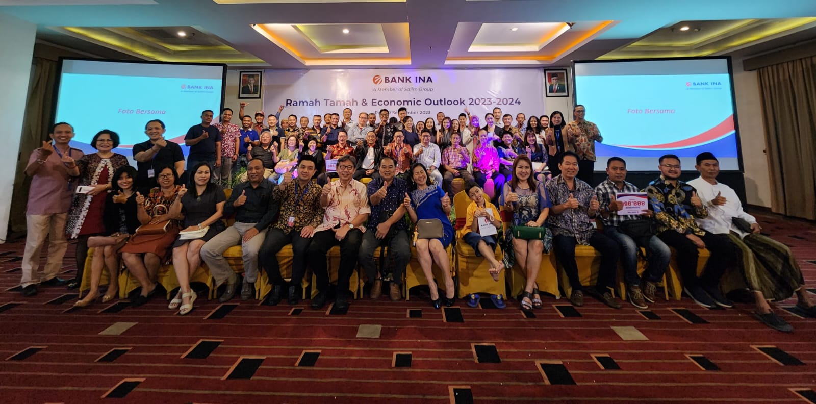 Foto Bersama: Acara roadshow Ramah Tamah dan Economic Outlook 2023 &ndash; 2024 yang digelar oleh Bank Ina di Jawa Tengah.