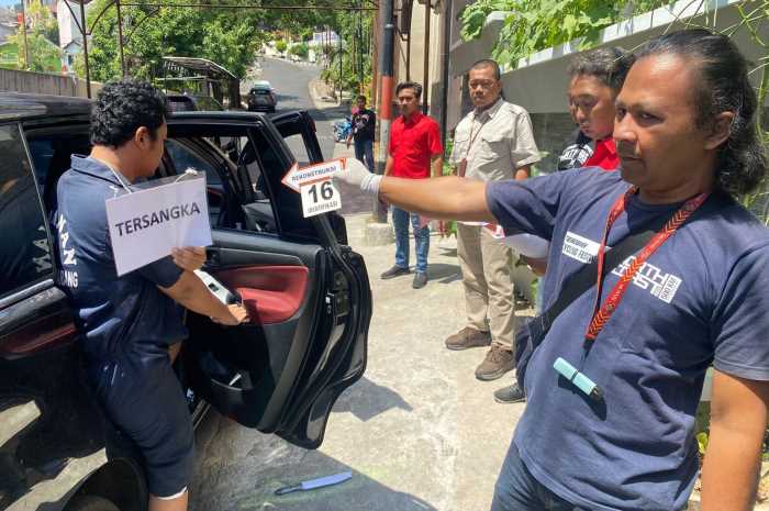 Proses rekonstruksi pembunuhan sopir taksi online di Jalan Mugas Dalam Raya Kamis (21/9).