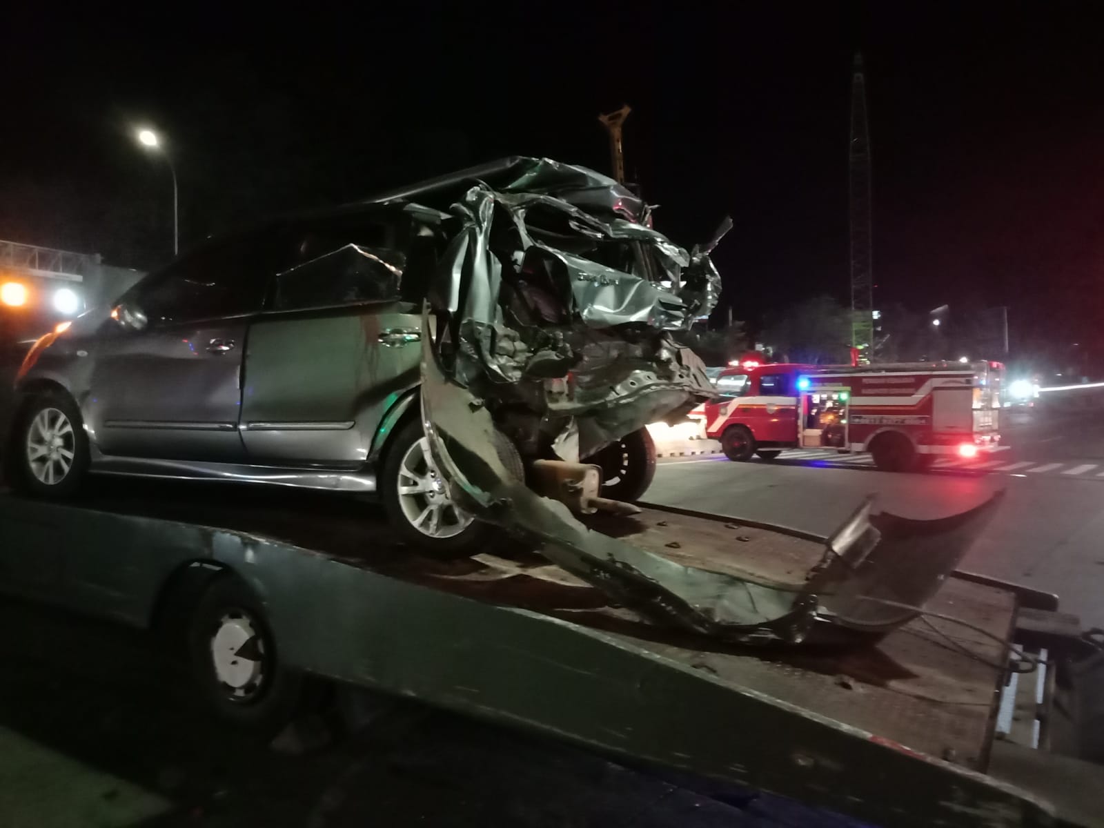 Salah satu mobil yang menjadi korban kecelakaan truk rem blong di exit tol Bawen Sabtu (23/9/2023) petang.