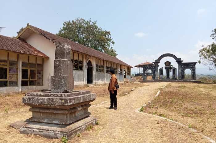 Bangunan eks UGM cabang Magelang yang kini mangkrak.