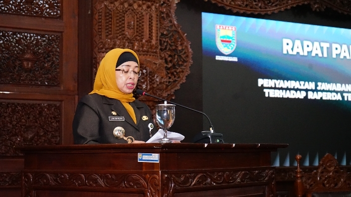 IST  Pj Bupati Batang Lani Dwi Rejeki dalam Rapat Paripurna DPRD Senin (25/9).
