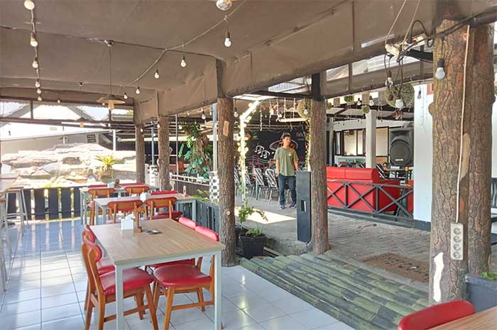 Kafe Kartini mempekerjakan para disabilitas agar termotivasi dan percaya diri.