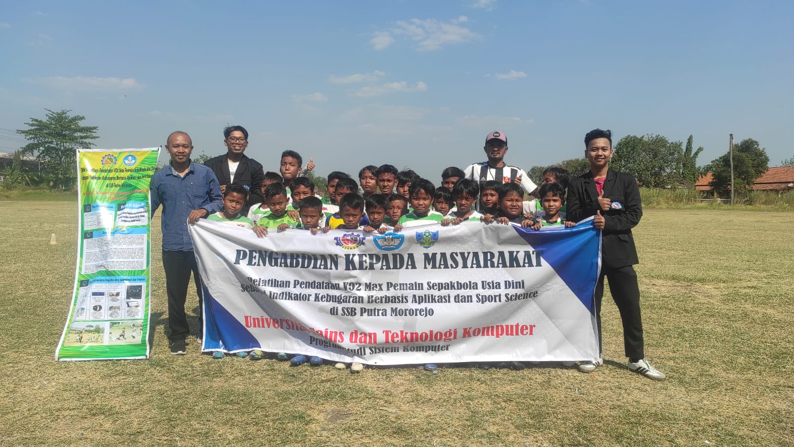 Tim Pengabdian kepada masyarakat Universitas STEKOM bersama pemain junior SSB Putra Mororejo,Kendal, usai pendataan VO2Max,berbasis sport science. (IST)