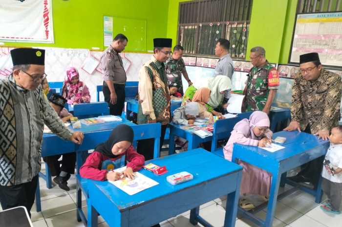 Suasana Festival Anak Sholeh Indonesia (FASI) Kecamatan Semarang Timur di SD Islam Sultan Agung 4 Semarang, Minggu (8/10).&nbsp;