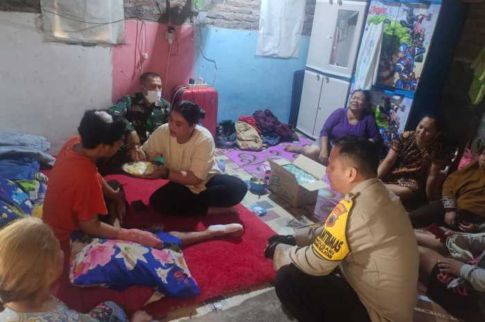 Seorang warga Randusari menjadi korban pembacokan sekolompok pemuda tak dikenal.