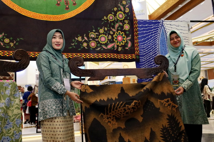 MERIAH &ndash; Stan UKM Kota Pekalongan menjadi salah satu stan favorit dalam ajang Inacraft 2023 di Jakarta beberapa waktu kemarin.