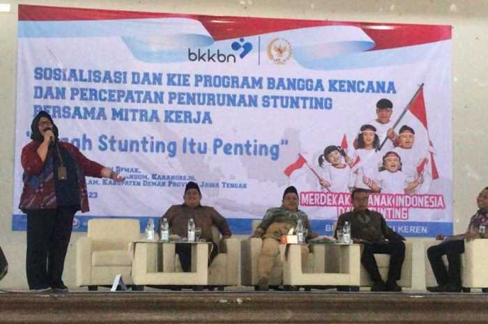 Sosialisasi program penurunan stunting yang dihadiri Wakil Ketua Komisi XI DPR RI Fathan Subchi, Kepala BKKBN Dr dr Hasto Wardoyo, Wakil Ketua DPRD Demak Zayinul Fata, Bupati Demak dr Hj Eistianah.
