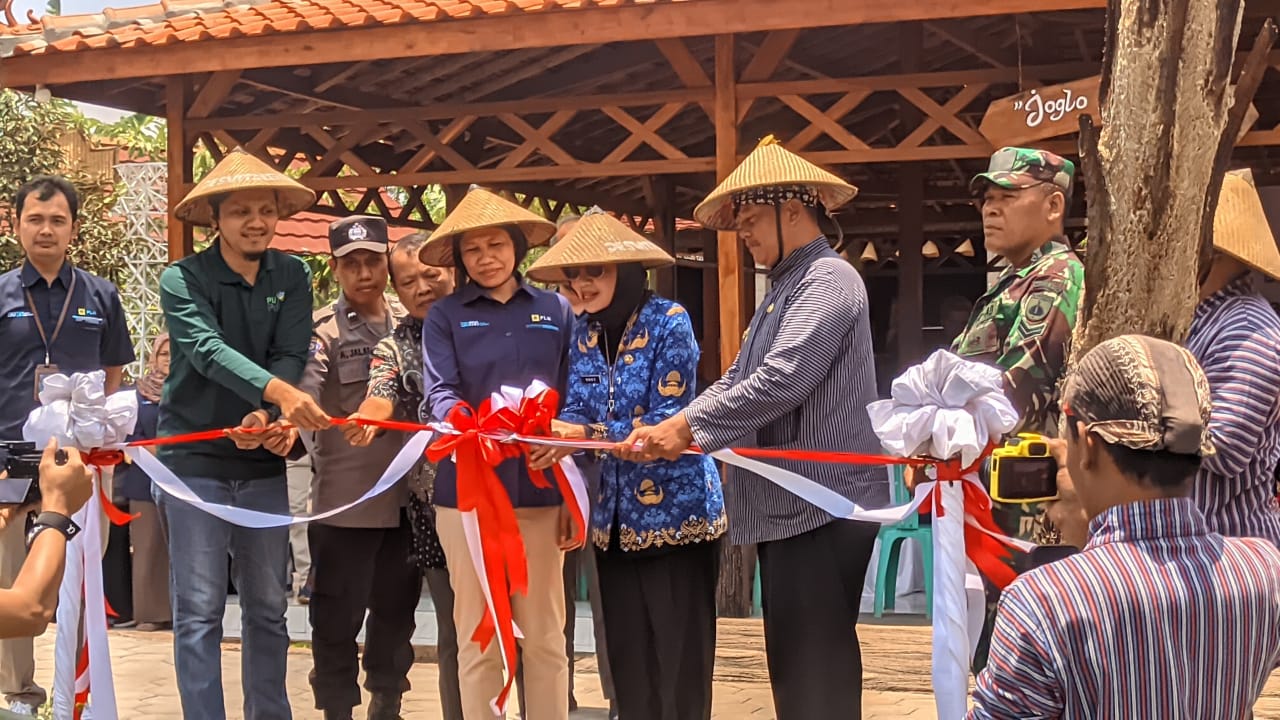 Kepala Disparta Kabupaten Semarang saat meresmikan penambahan fasilitas di Desa Wisata Lerep