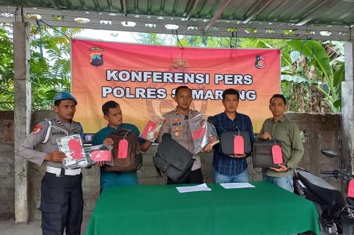 Tim Polsek Getasan dan Reskrim Polres Sematang saat melakukan olah TKP Sd Sumogawe 01 Getasan.&nbsp;