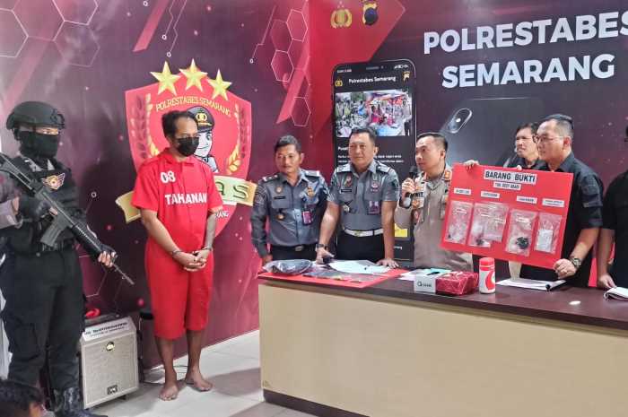 Dedi Abadi, 38, ketika dihadirkan dalam press rilis di Mapolrestabes Semarang Rabu (25/10/2023).