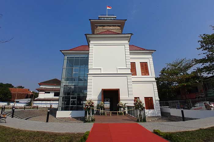 Menara syahbandar Sleko yang sudah direnovasi selama 10 bulan dan diresmikan Kamis (26/10). NURCHAMIM/JAWA POS RADAR SEMARANG