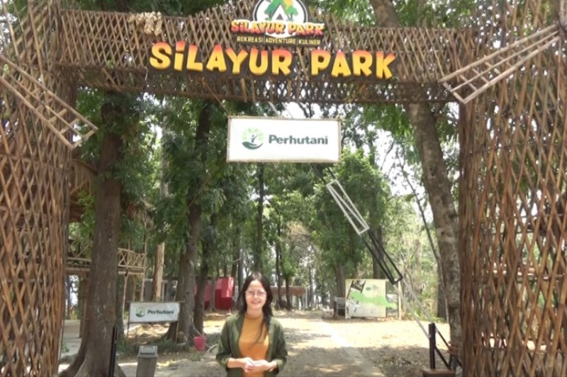 Pintu Gerbang Silayur Park, Obyek wisata ini buka setiap hari, Senin sampai Minggu, mulai pukul 08.00 sampai 17.00 WIB. (Innoria Septina for Jawa Pos Radar Semarang)