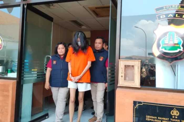 Selebgram asal Semarang Zhafira Devi dibekuk oleh pihak kepolisian.