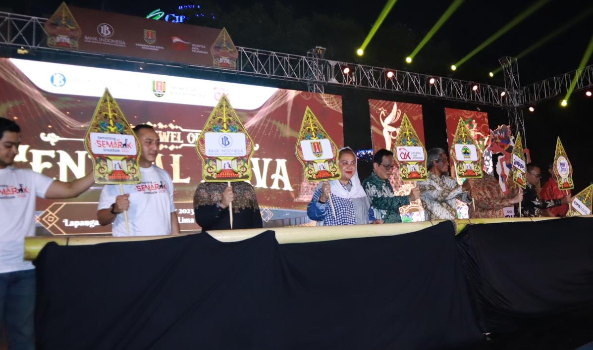 Wali Kota Semarang, Hevearita Gunaryanti Rahayu saat menghadiri pembukaan Semarang Great Sale (Semargres) di Lapangan Pancasila Simpanglima Semarang, Sabtu (28/10). (Dok)
