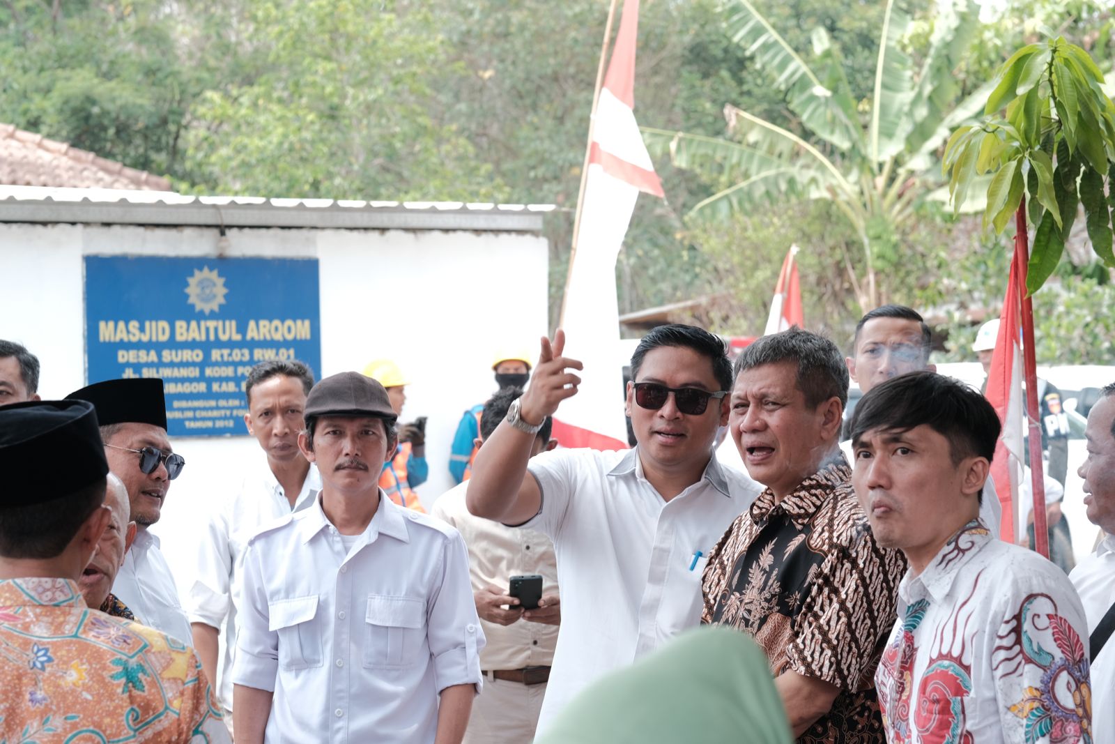 Peresmian bantuan sumur bor air bersih di Desa Suro, Kecamatan Kalibagor, Banyumas.