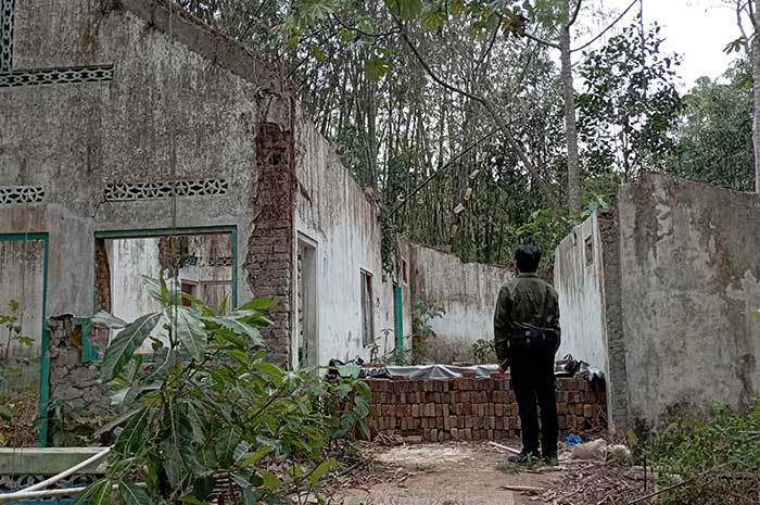 Suasana sepi dan sunyi Dusun Puntingan, Desa Dlimas, Kecamatan Tegalrejo, Kabupaten Magelang karena ditinggalkan para penduduknya.&nbsp;