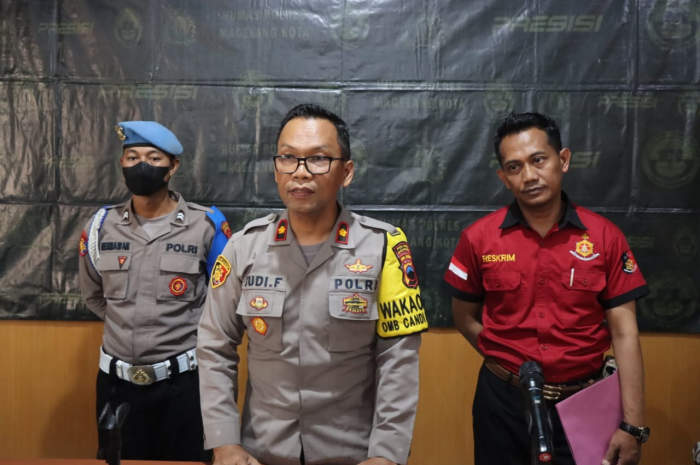 Konferensi pers di Aula Polres Magelang Kota, Sabtu (11/11) pukul 13.00, soal percobaan aksi pembunuhan terjadi di salah satu Rumah Sakit swasta di Kota Magelang pagi hari tadi.