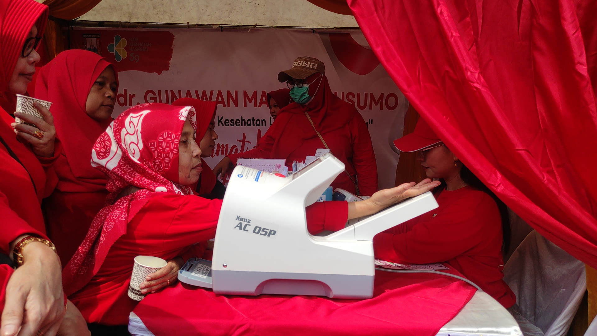 Fasilitas cek kesehatan gratis di stand RSUD dr Gunawan Mangunkusumo Ambarawa