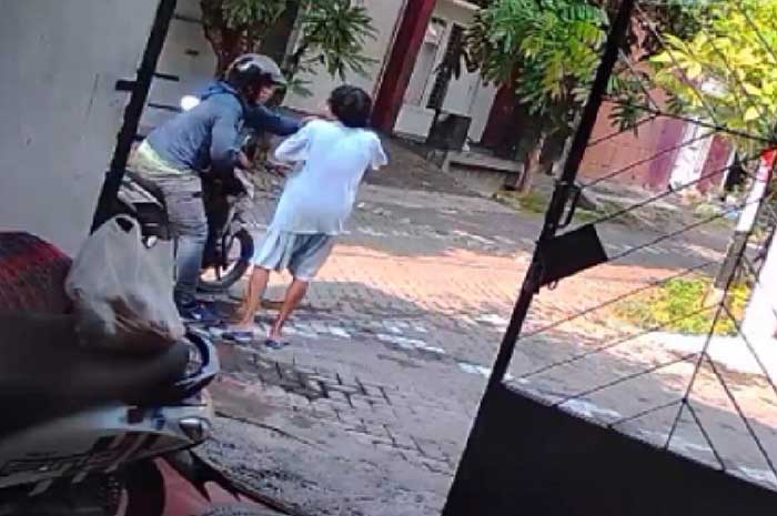 Valentina Hatjiwati, 67, warga Jalan Arya Mukti Timur, Kecamatan Pedurungan ketika menggagalkan aksi penjambretan.